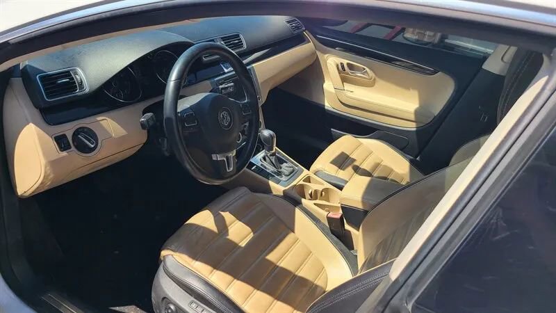Used 2013 Volkswagen CC Lux FWD image 4