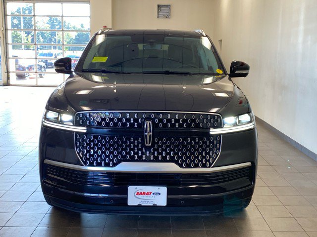 New 2027 Lincoln Navigator Reserve AWD/4WD image 3