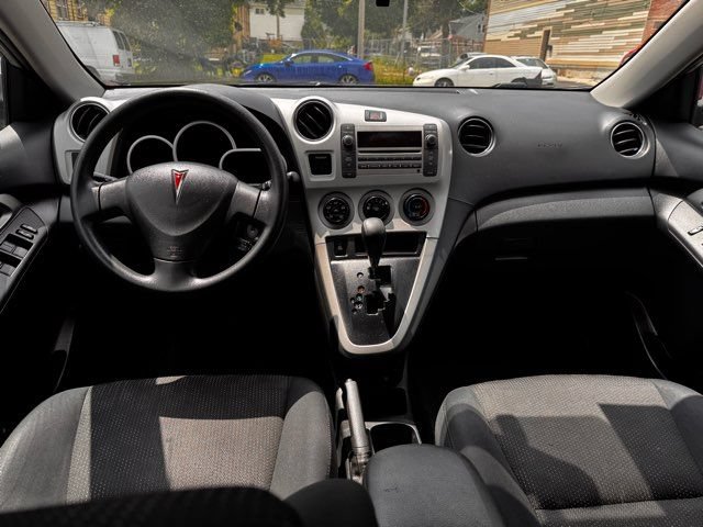 Used 2009 Pontiac Vibe w/ Preferred Package FWD image 18