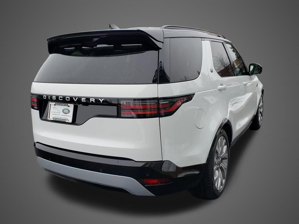 New 2026 Land Rover Discovery Limited Edition image 5