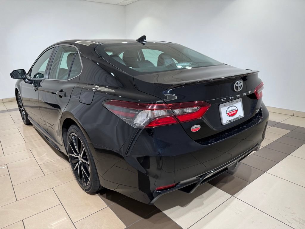 Certified 2024 Toyota Camry SE FWD image 3