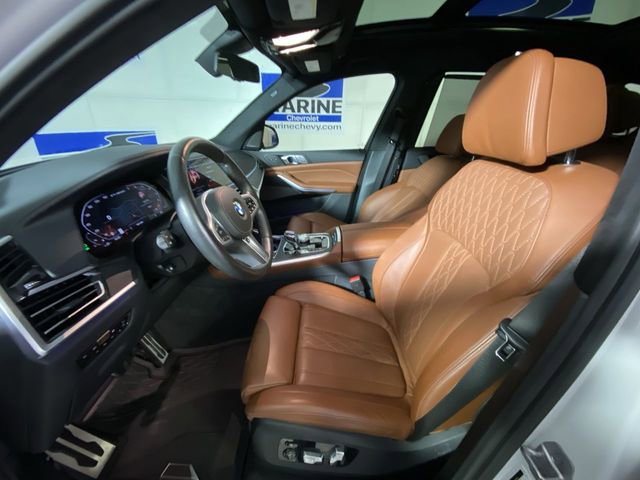 Used 2022 BMW X7 M50i w/ Dynamic Handling Package image 25