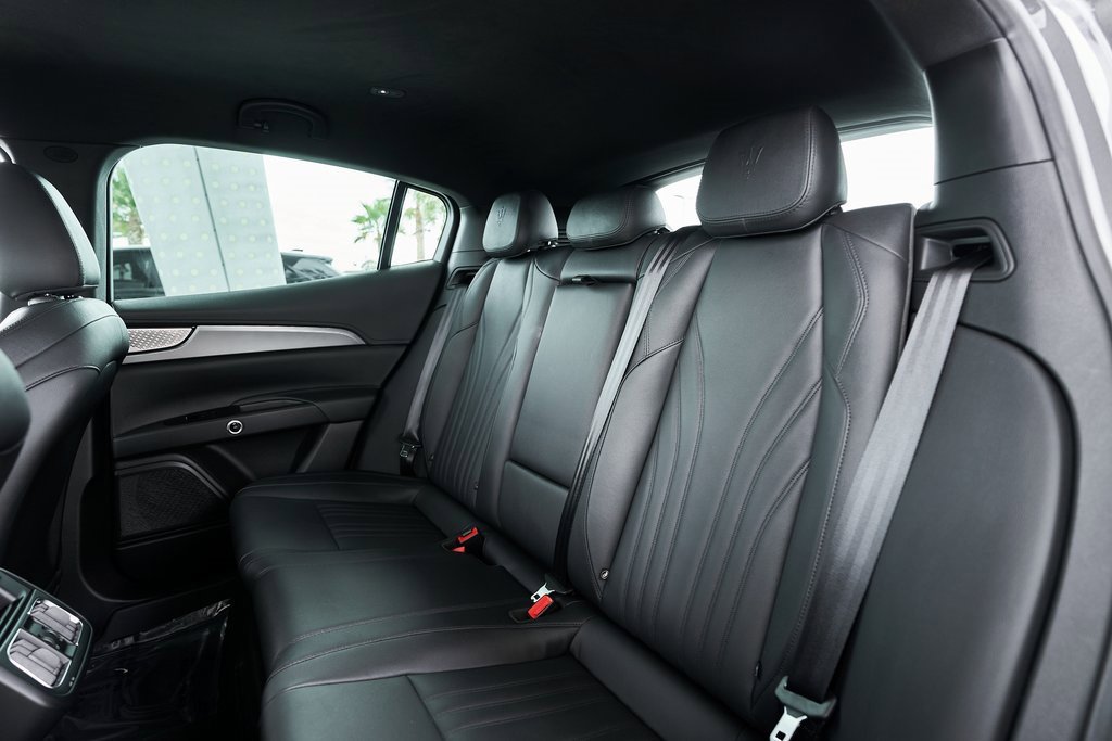 Used 2023 Maserati Grecale GT image 32