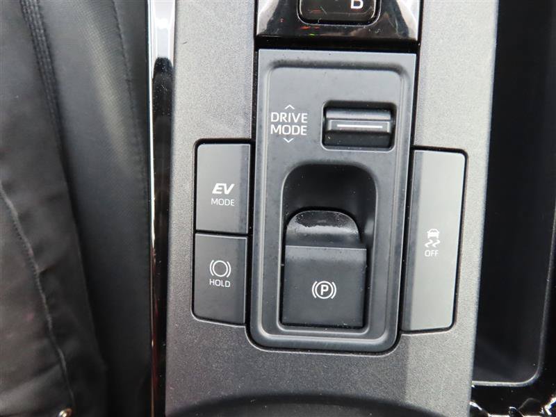 Used 2025 Toyota Prius LE FWD image 24