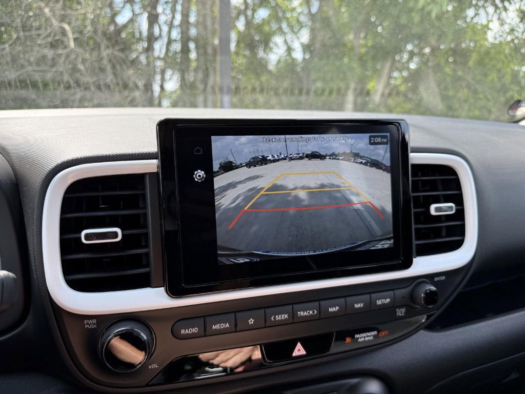 New 2025 Hyundai Venue Limited image 21