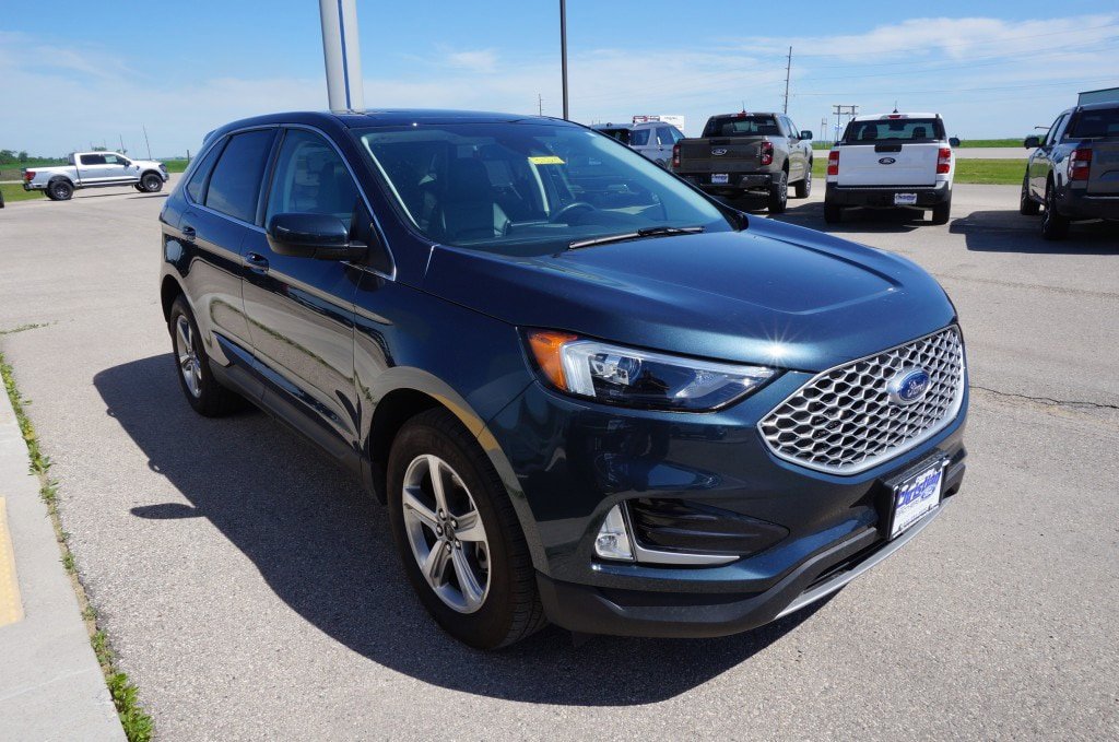 Used 2024 Ford Edge SEL w/ Convenience Package AWD/4WD image 4