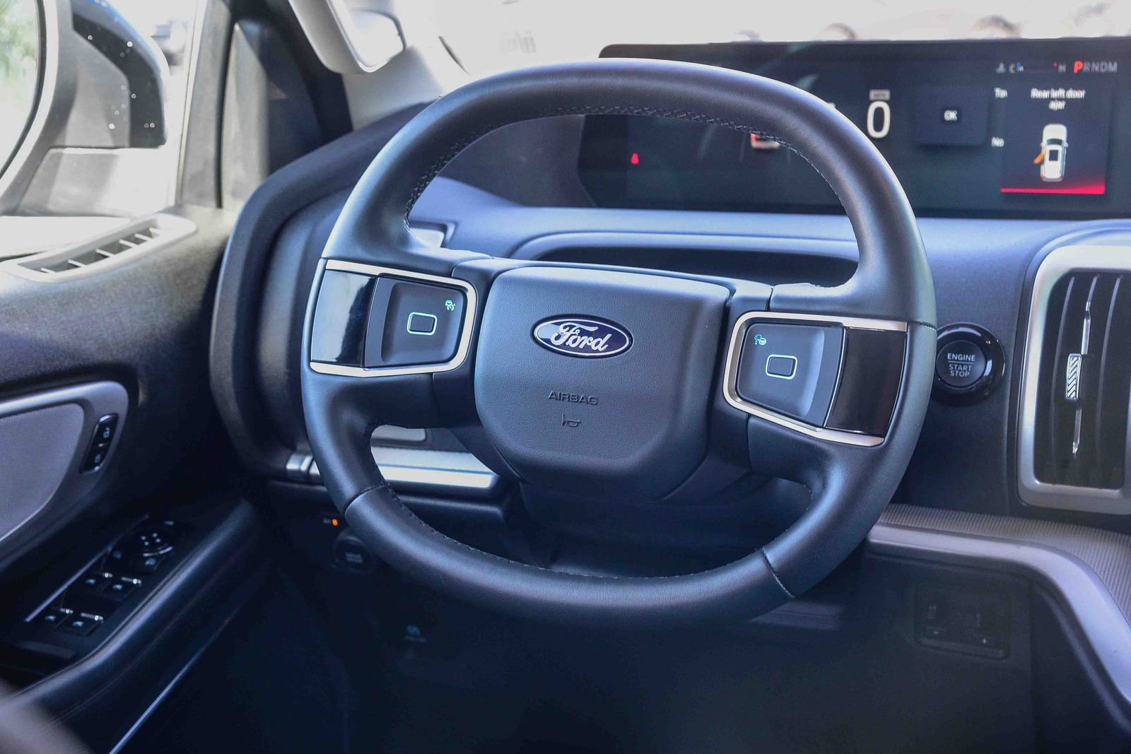 Used 2025 Ford Expedition Active image 14