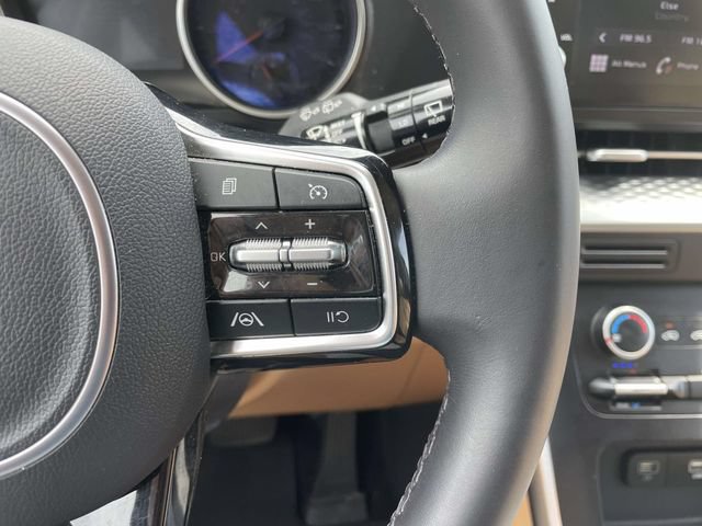 Certified 2024 Kia Carnival LX FWD image 22