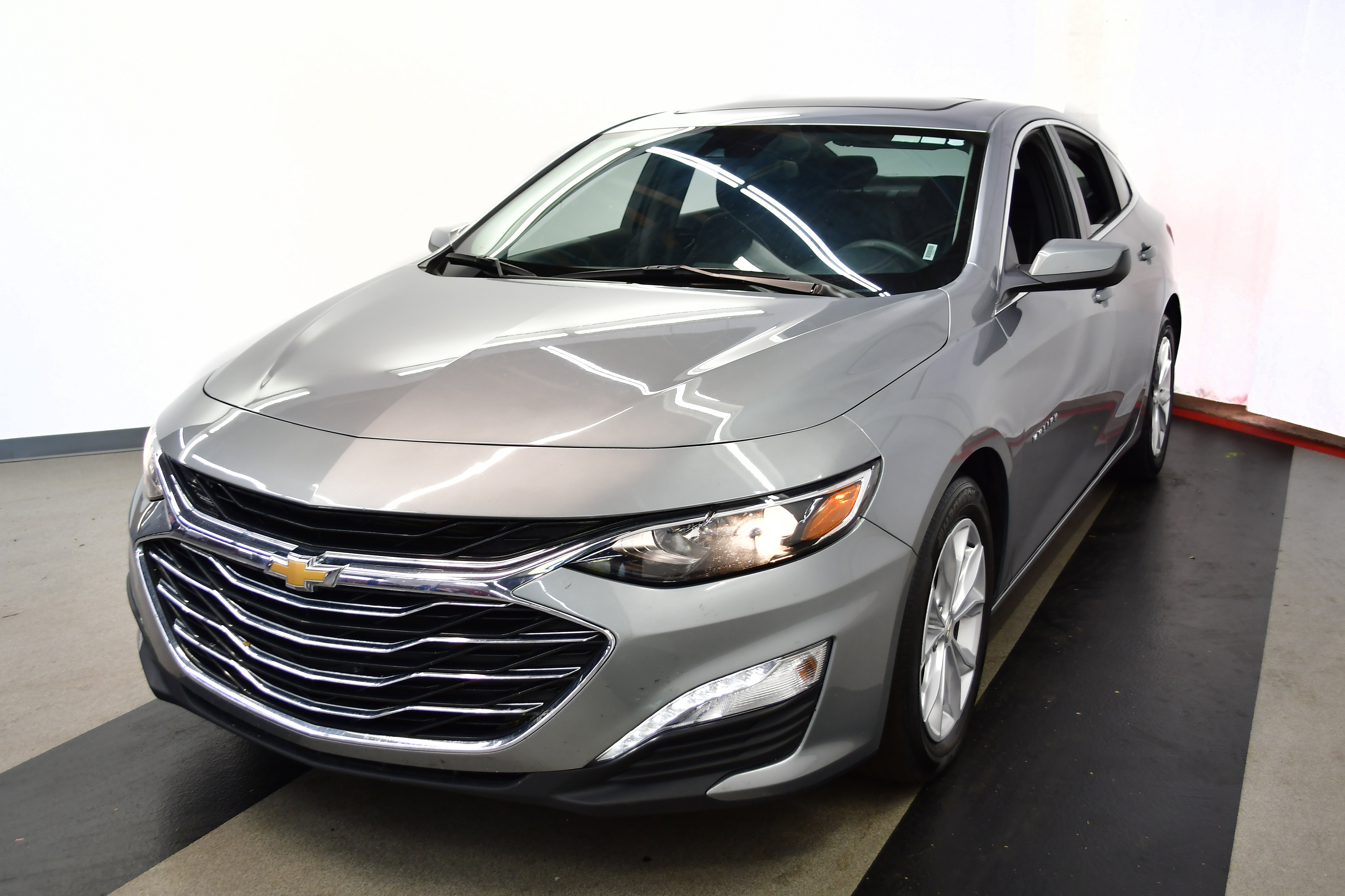 Used 2024 Chevrolet Malibu LT image 4