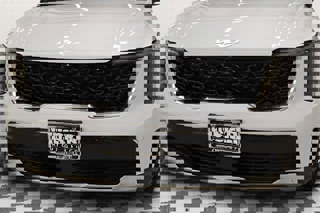 Used 2024 Kia Sorento S image 16