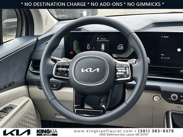 Used 2025 Kia Carnival EX image 8