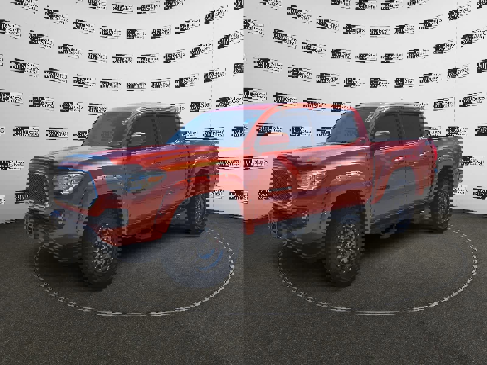 Used 2017 Toyota Tacoma SR5 w/ Tow Package image 2