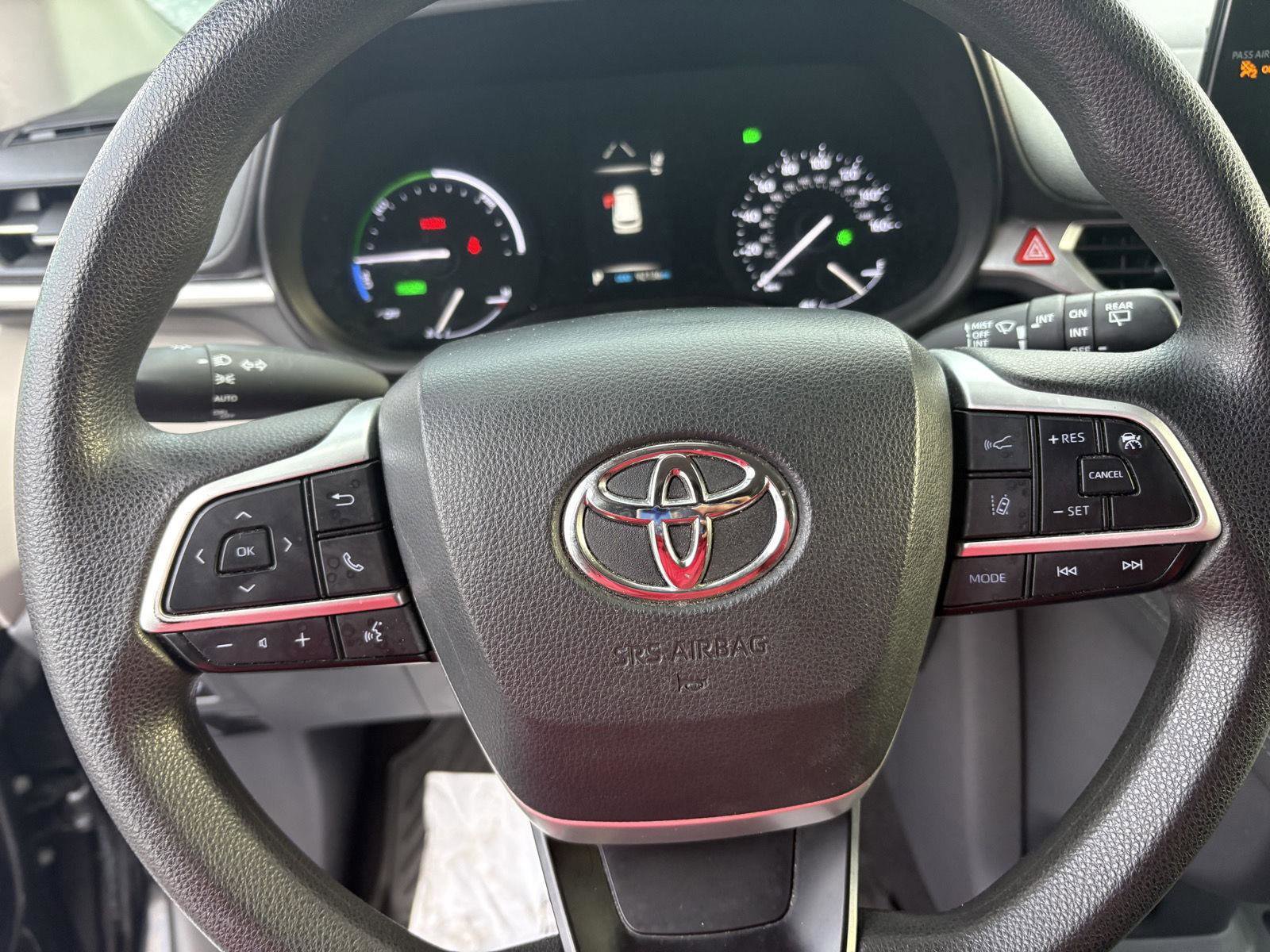 Used 2021 Toyota Sienna LE image 11