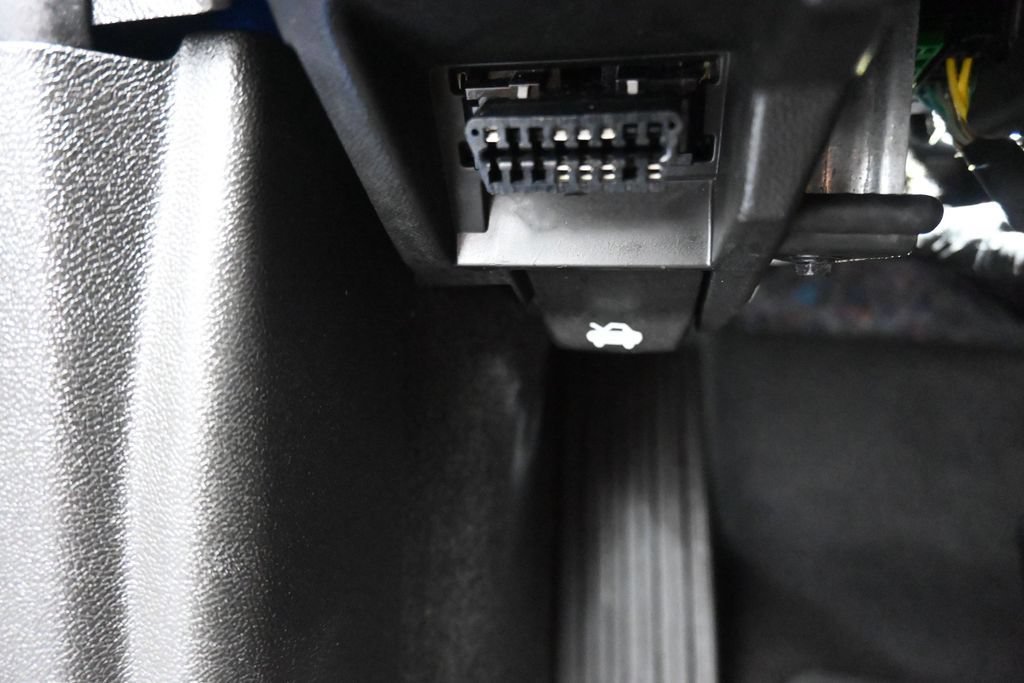 Used 2018 Chevrolet Camaro SS RWD image 28