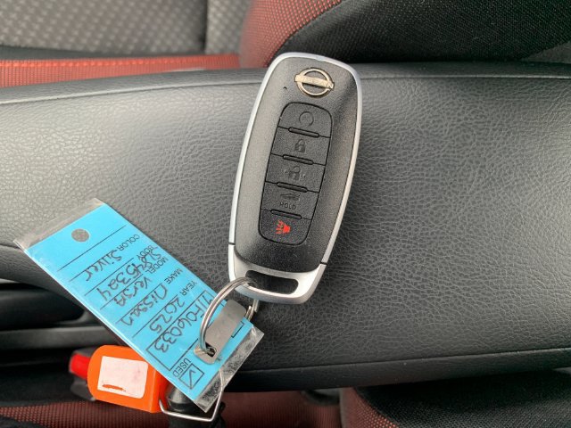 Used 2025 Nissan Versa SR w/ Trunk Package FWD image 9