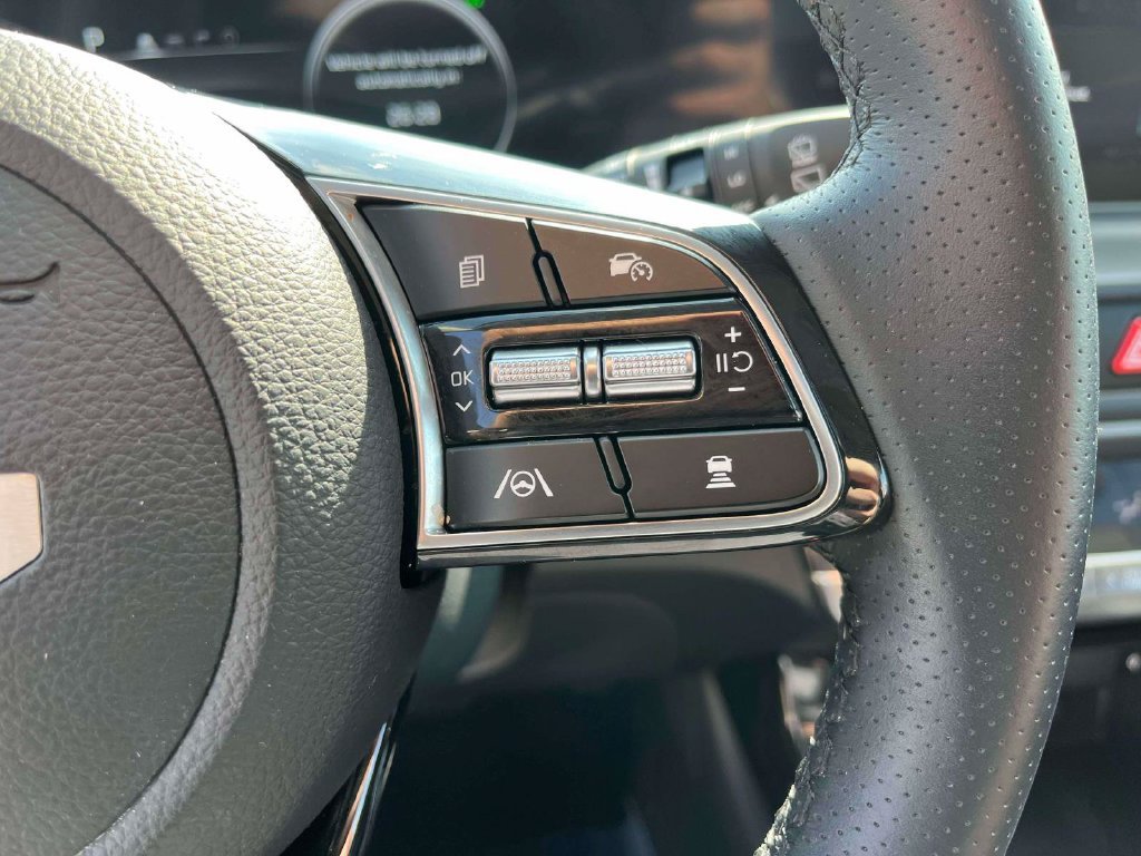Certified 2026 Kia Seltos SX w/ SX Sunroof Package AWD/4WD image 20