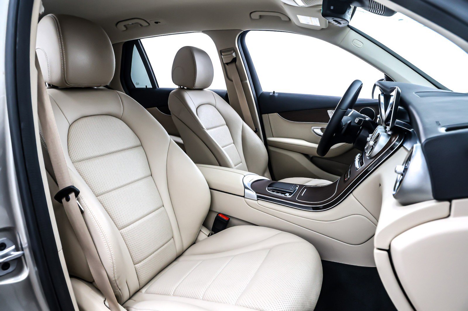 Used 2022 Mercedes-Benz GLC 300 image 7