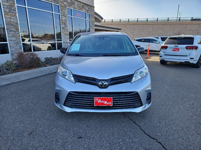 Used 2020 Toyota Sienna L image 7