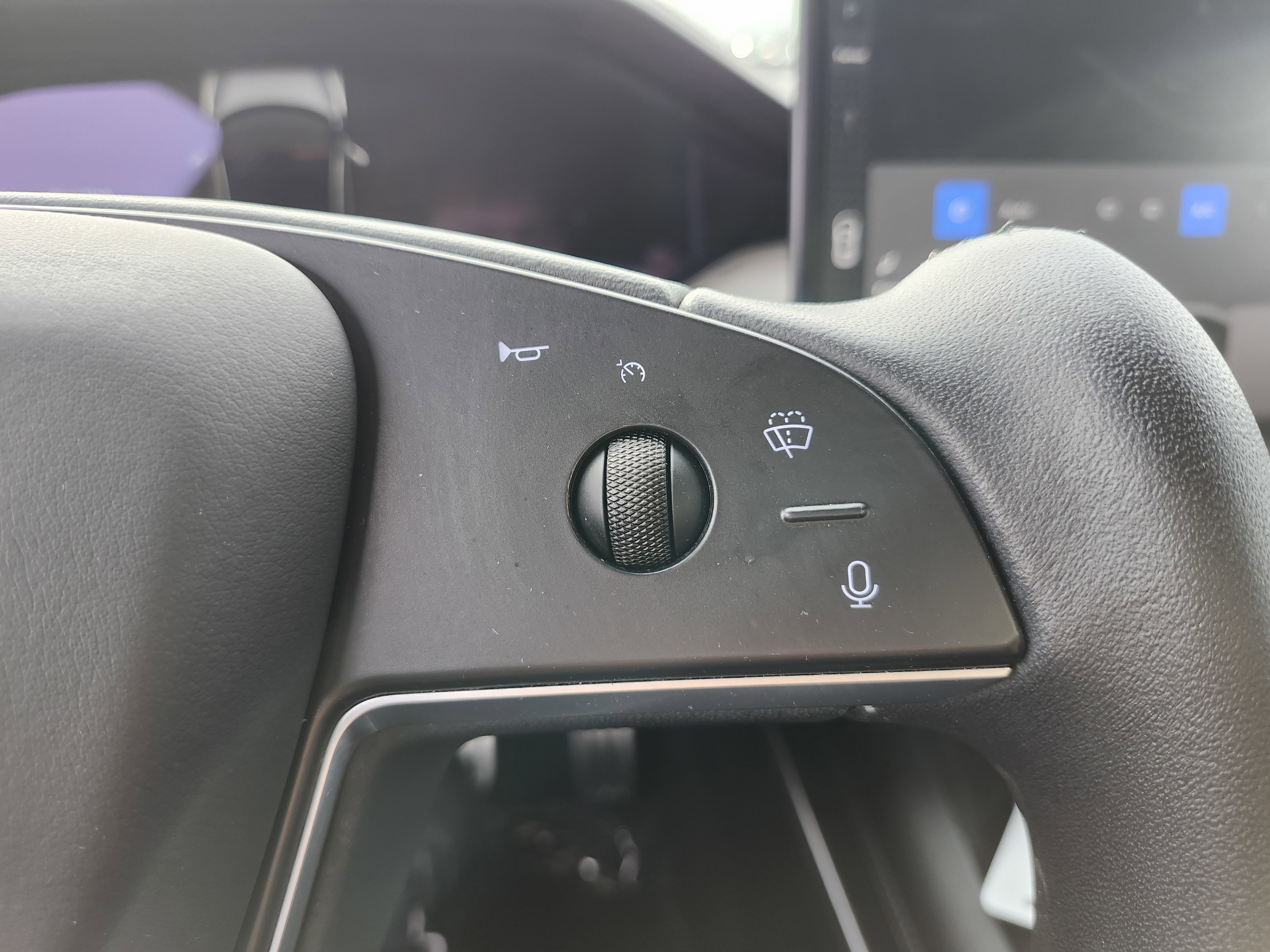 Used 2022 Tesla Model S AWD/4WD image 35
