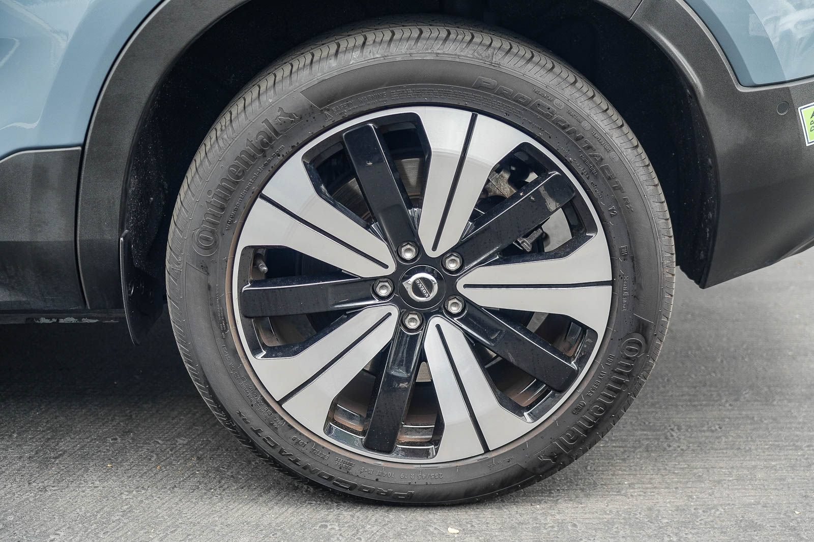 Used 2023 Volvo C40 P8 Recharge Plus AWD/4WD image 11