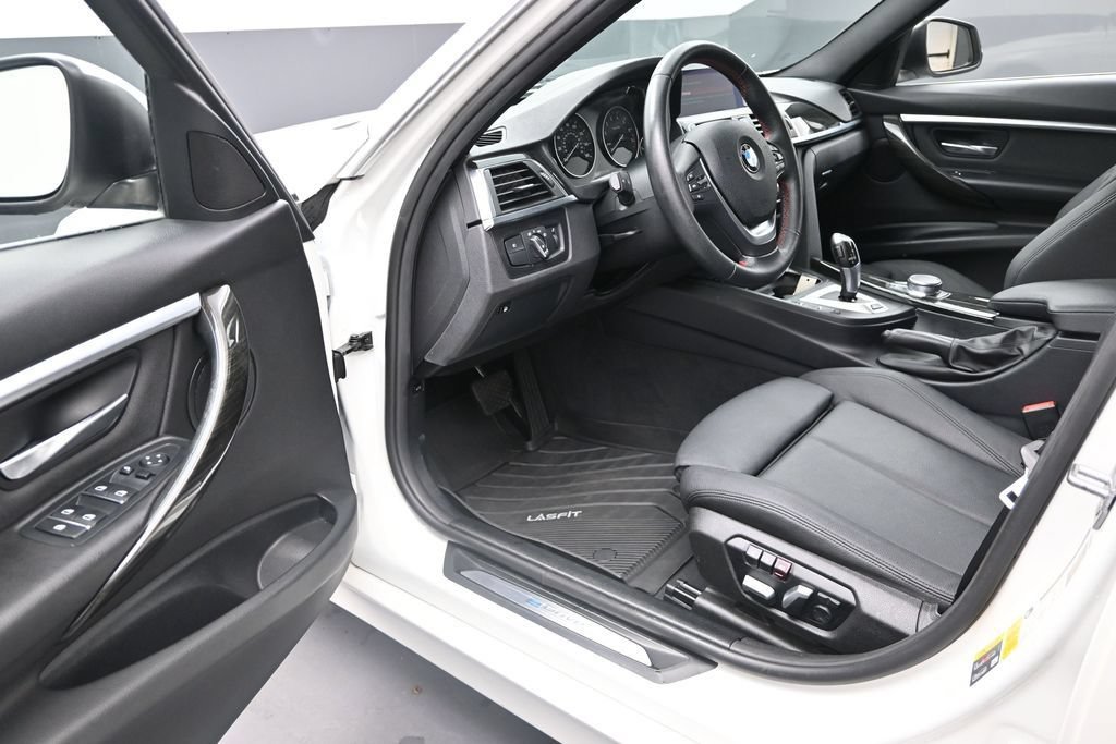 Used 2018 BMW 330e RWD image 20