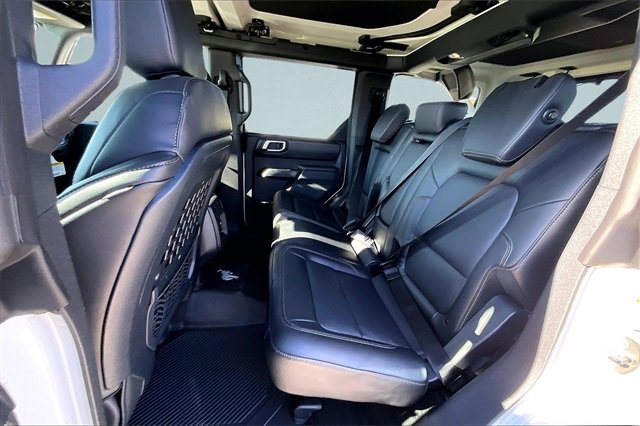 New 2025 Ford Bronco Badlands image 9