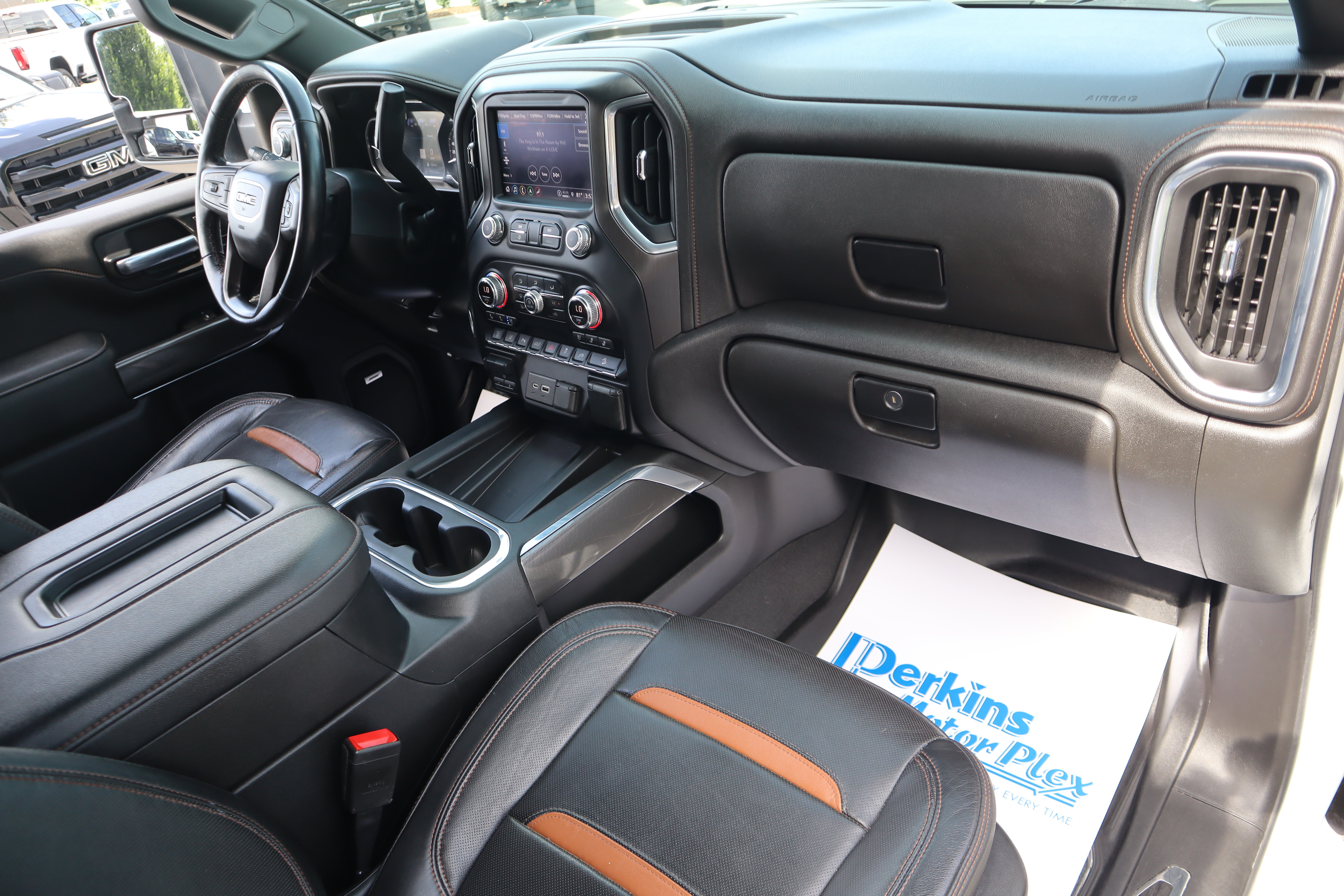 Used 2022 GMC Sierra 2500 AT4 w/ AT4 Premium Plus Package AWD/4WD image 38
