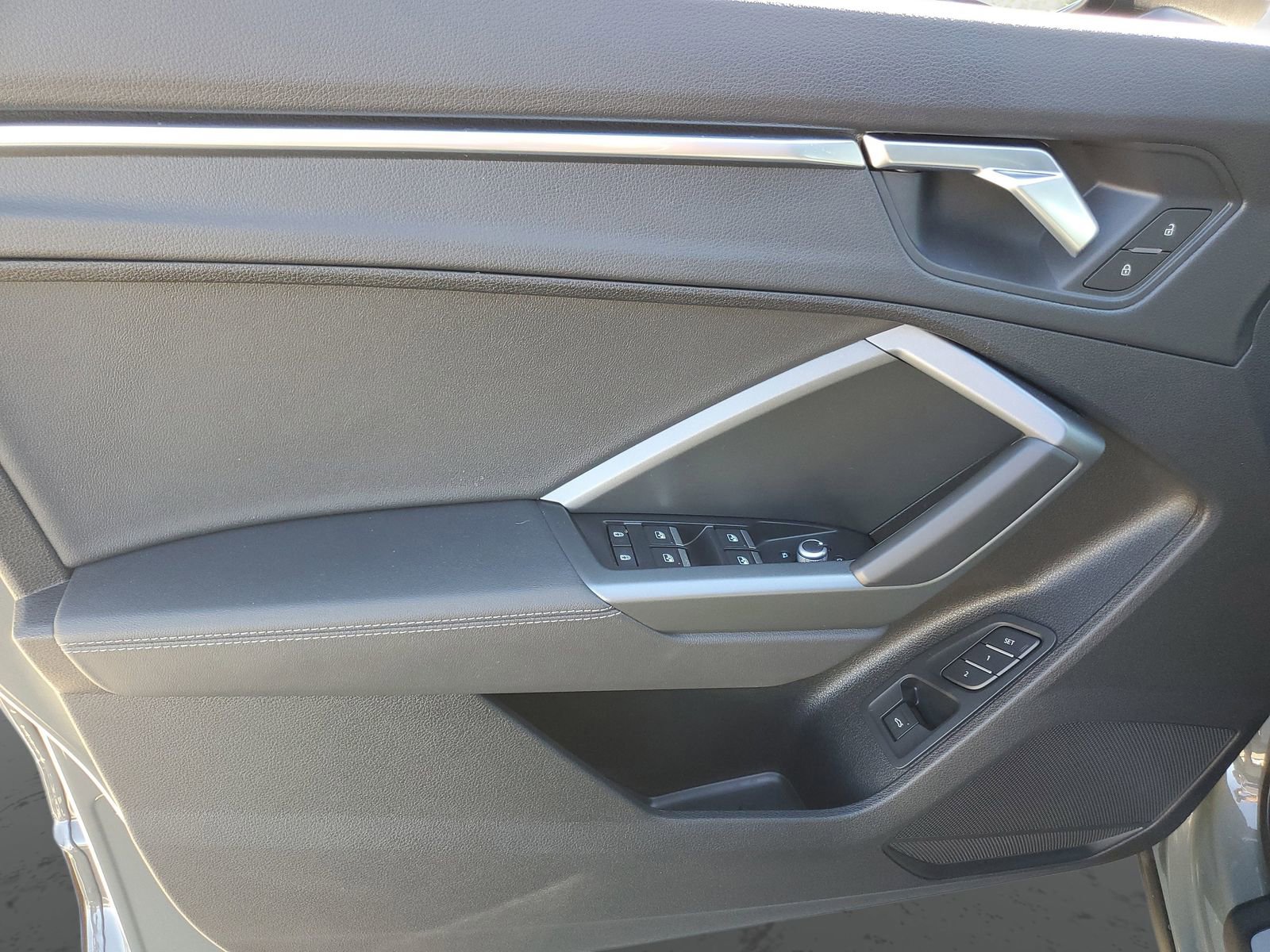 Used 2025 Audi Q3 2.0T Premium w/ Convenience Package image 20