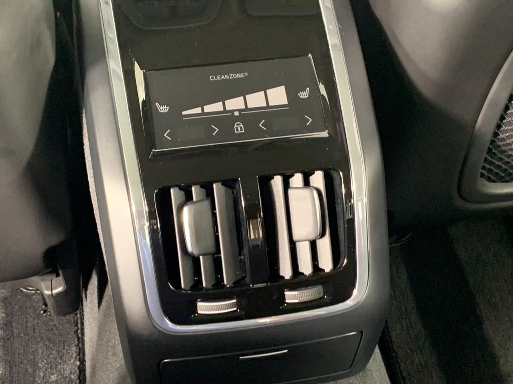 Used 2024 Volvo S90 B6 Plus AWD/4WD image 33