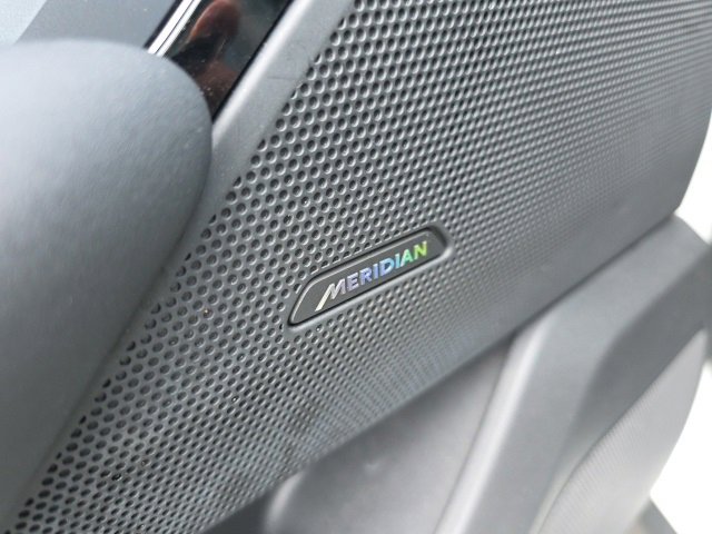 Used 2024 Land Rover Range Rover Velar S image 12