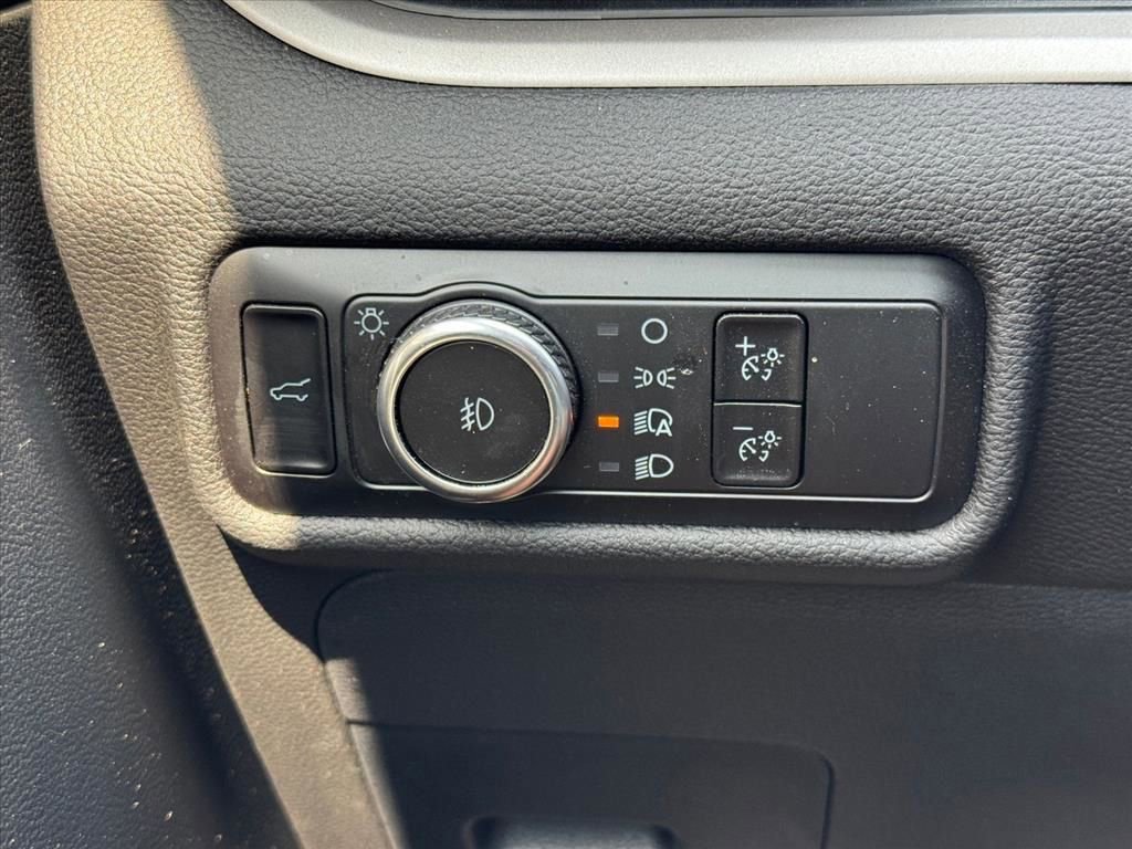 Used 2023 Ford Explorer XLT w/ Equipment Group 202A image 27