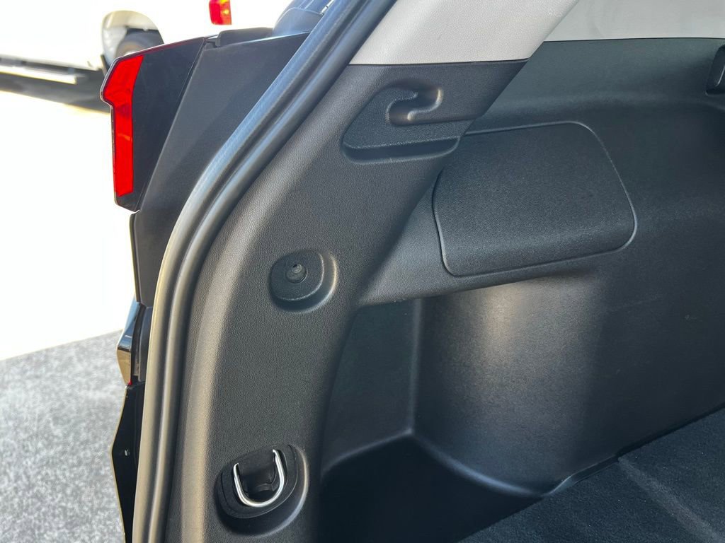 Used 2024 GMC Terrain SLT image 60