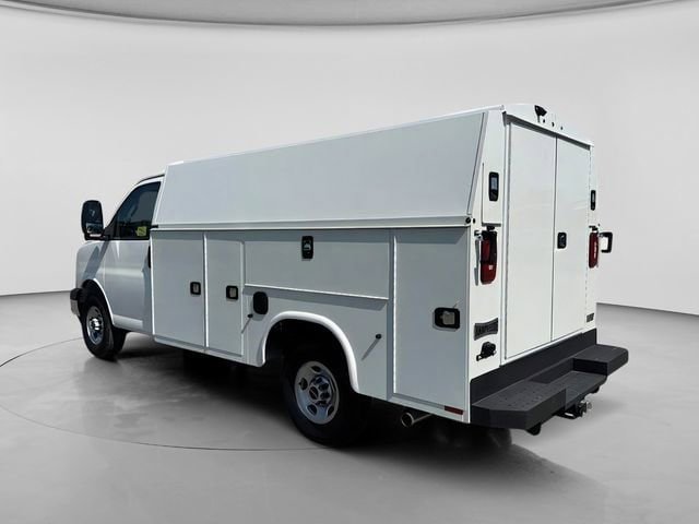 New 2025 GMC Savana 3500 w/ Power Convenience Package image 3