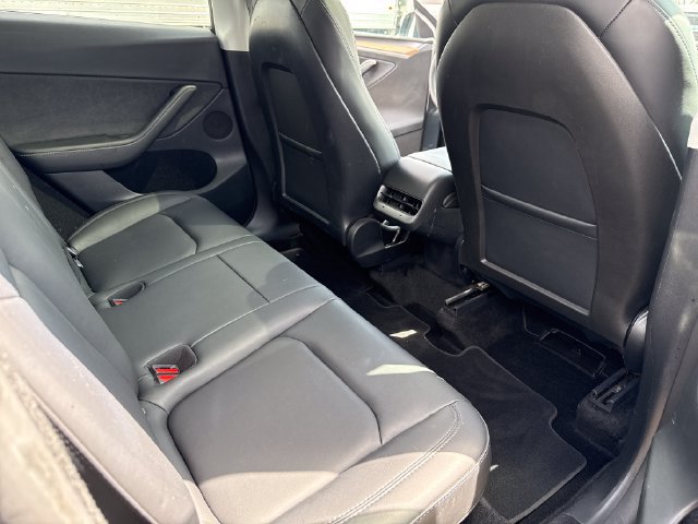 Used 2023 Tesla Model Y Long Range AWD/4WD image 32