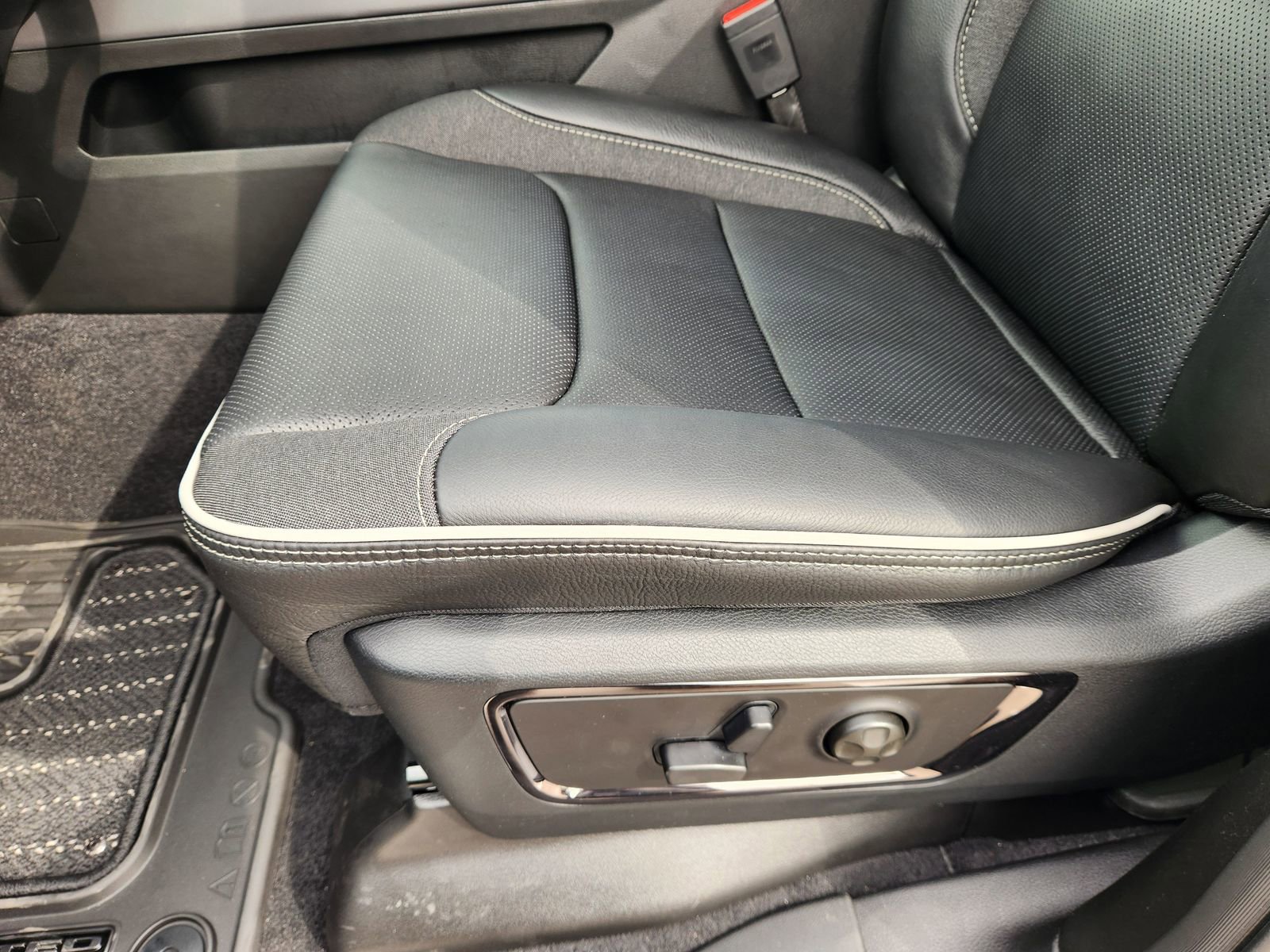 New 2026 RAM 1500 Limited w/ Night Edition AWD/4WD image 20