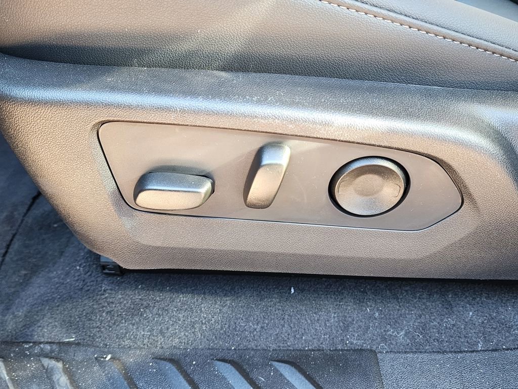 New 2026 GMC Canyon Elevation w/ Convenience Package image 16