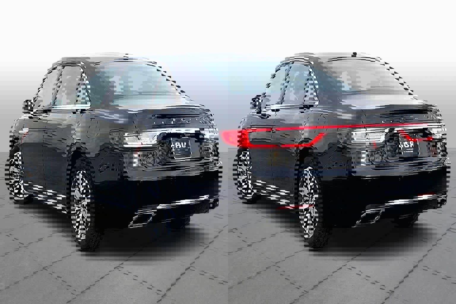 Used 2017 Lincoln Continental Premiere image 12