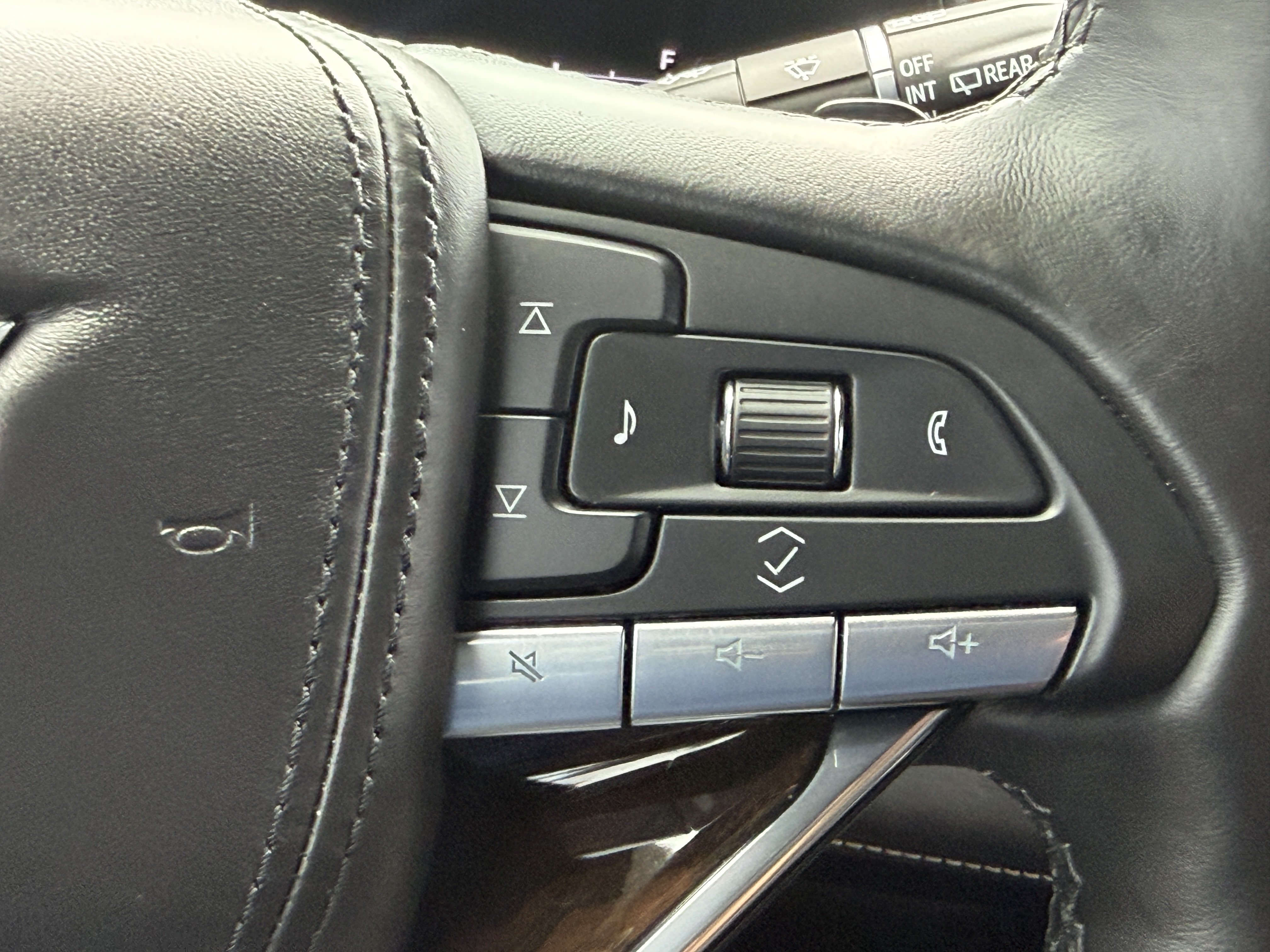 Certified 2023 Cadillac Escalade ESV Sport Platinum w/ LPO, ONYX Package AWD/4WD image 35