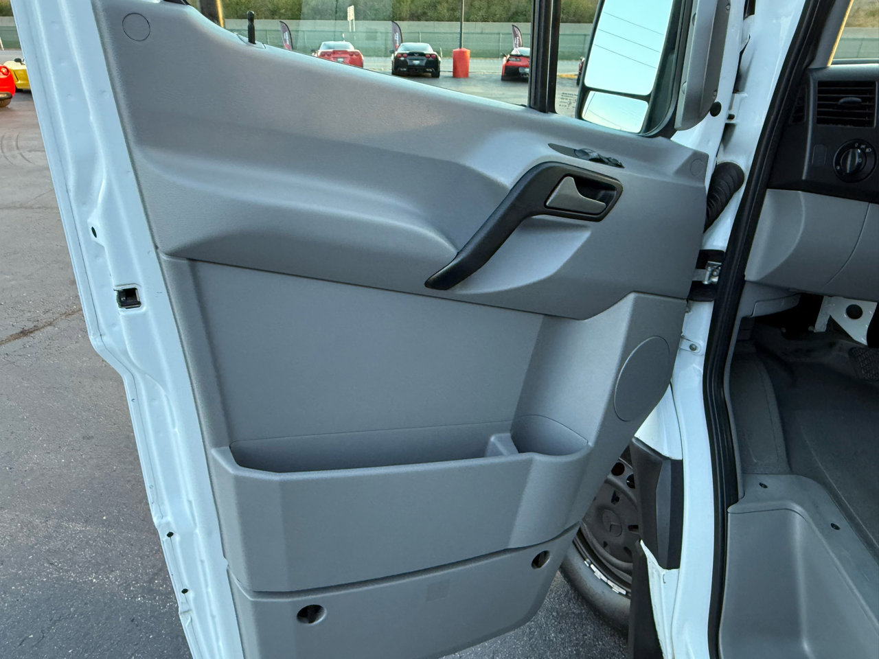 Used 2018 Mercedes-Benz Sprinter 2500 image 13