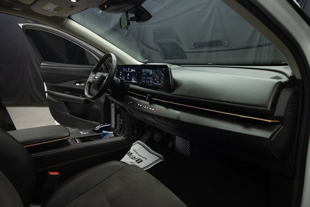 Used 2023 Nissan Ariya AWD image 10