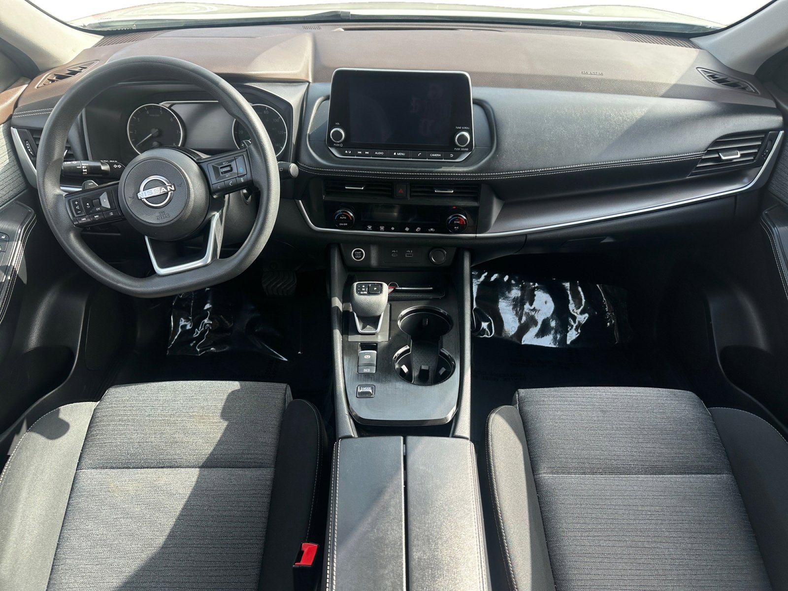 Used 2023 Nissan Rogue SV image 11