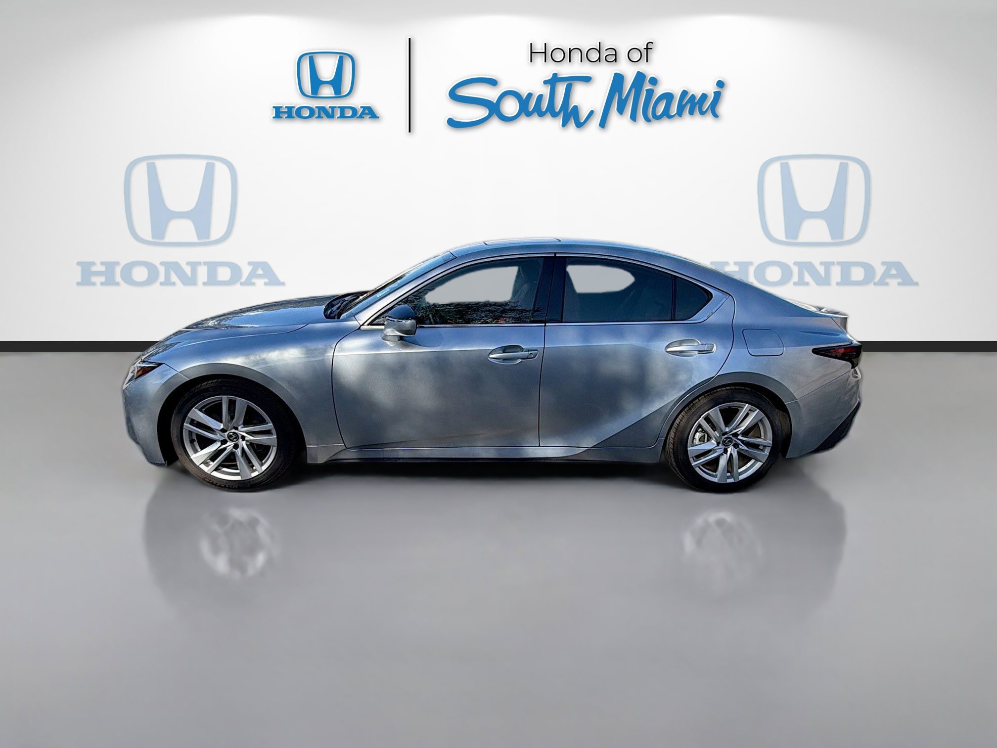 Used 2025 Lexus IS 300 w/ Comfort Package image 4