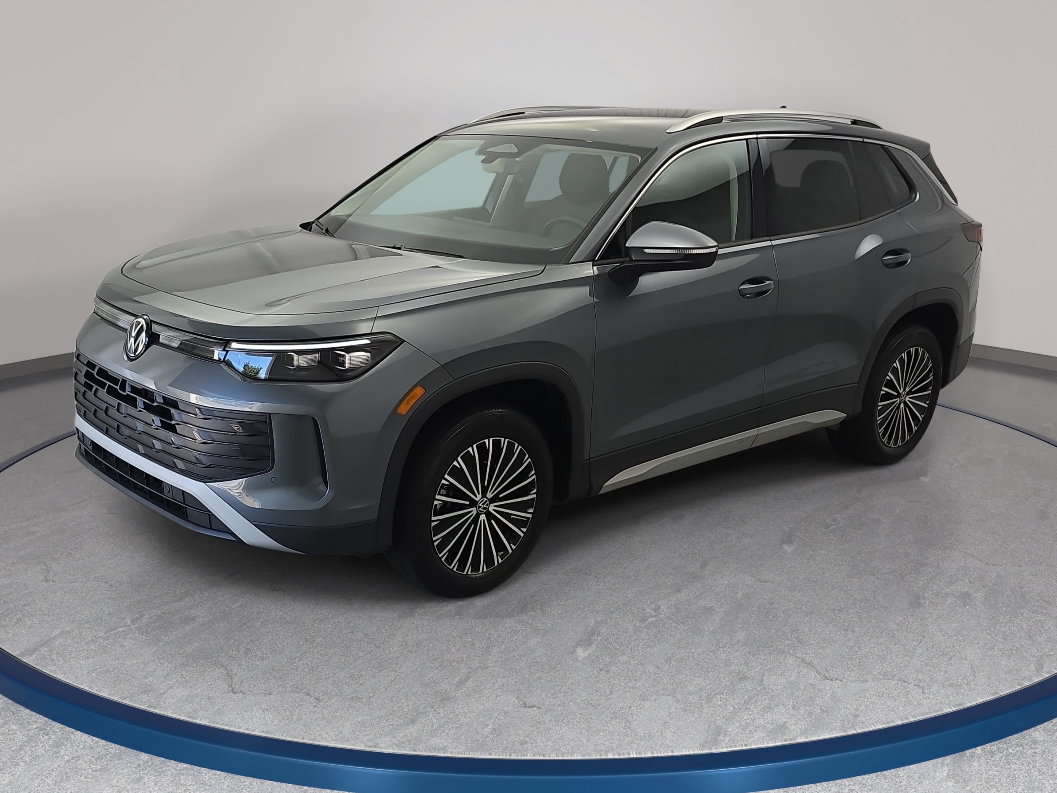 Used 2025 Volkswagen Tiguan S w/ 18" Wheel Package