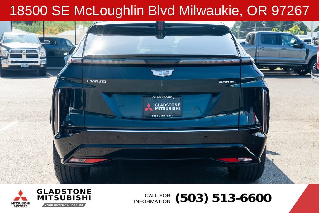 Used 2024 Cadillac Lyriq Luxury AWD/4WD image 6