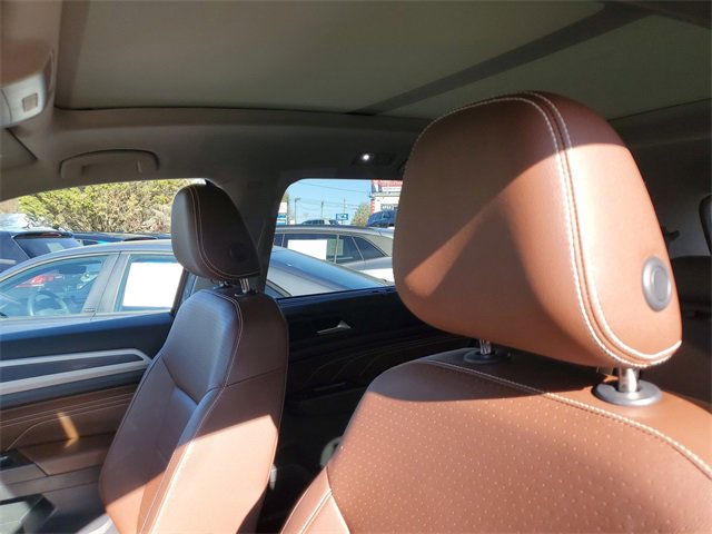 Certified 2023 Volkswagen Atlas SEL R-Line image 16