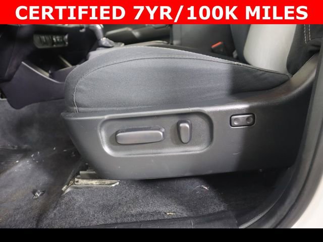 Used 2022 Toyota Tacoma TRD Sport AWD/4WD image 17