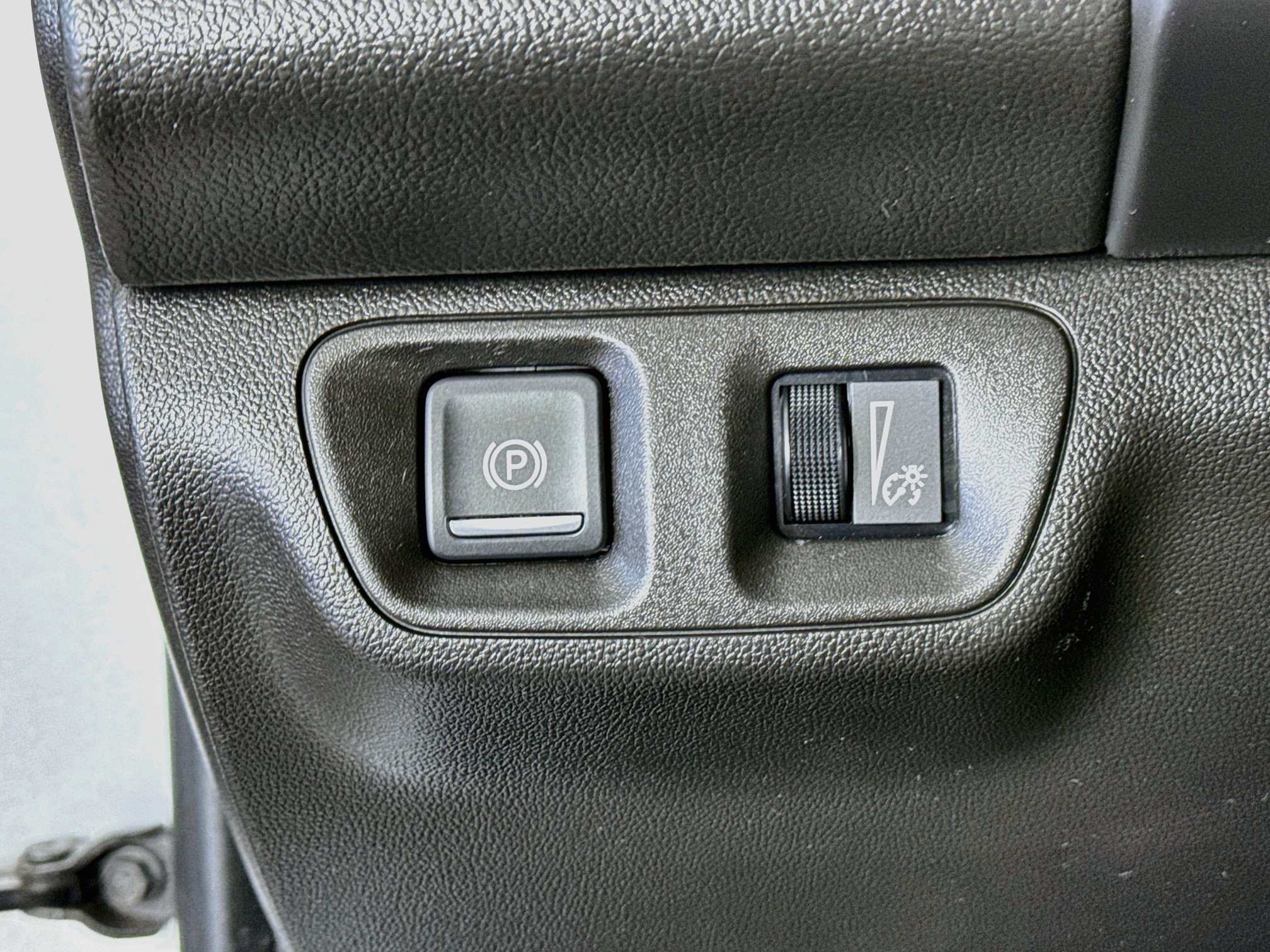 Used 2017 GMC Acadia SLE FWD image 10