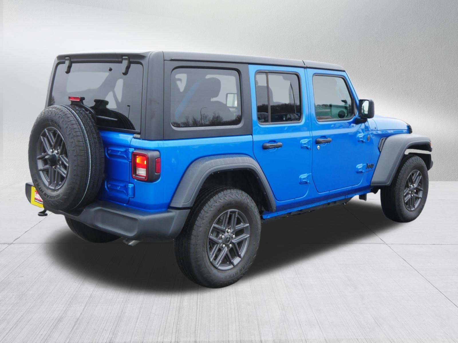 Used 2024 Jeep Wrangler Sport S image 7