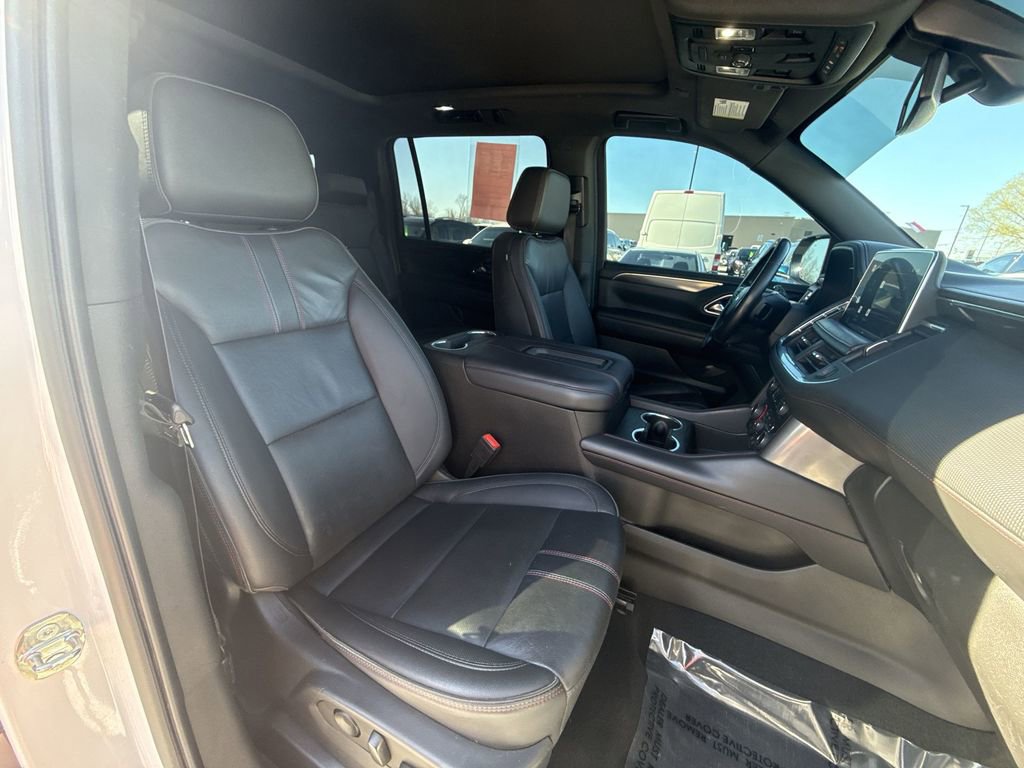 Used 2022 Chevrolet Suburban RST w/ Luxury Package AWD/4WD image 25