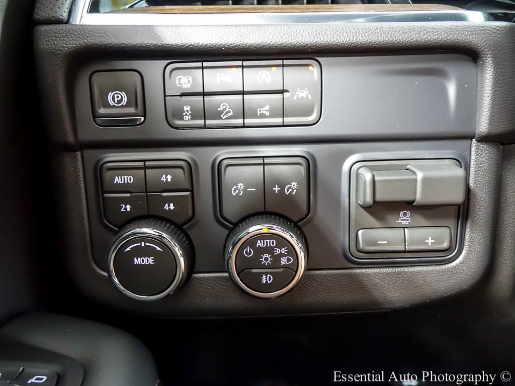 New 2026 Chevrolet Tahoe High Country w/ Sun And Tow Package AWD/4WD image 21